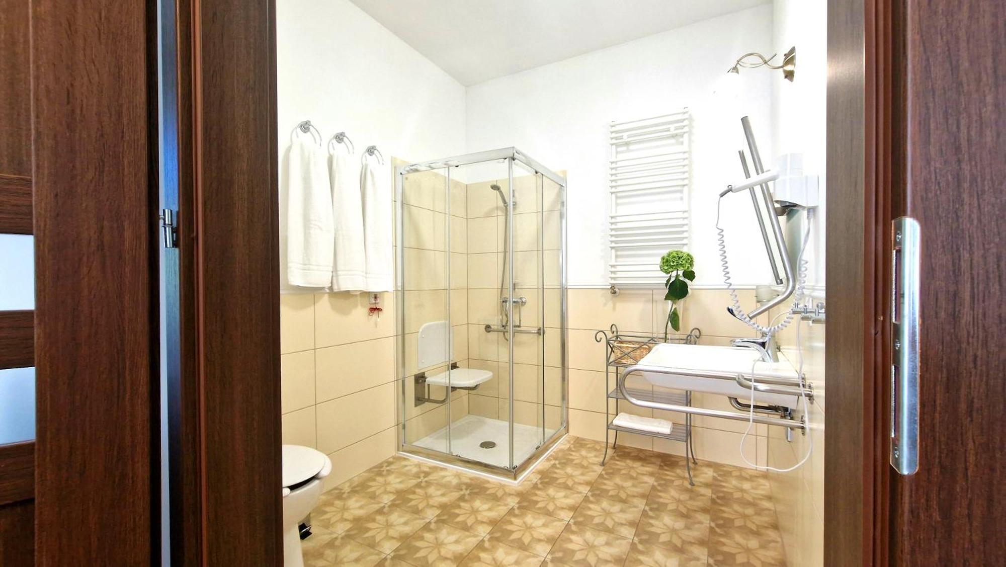 Hotel Charlotta Jedlina-Zdroj Luaran gambar