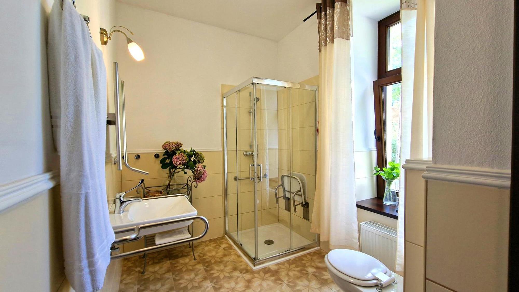 Hotel Charlotta Jedlina-Zdroj Luaran gambar
